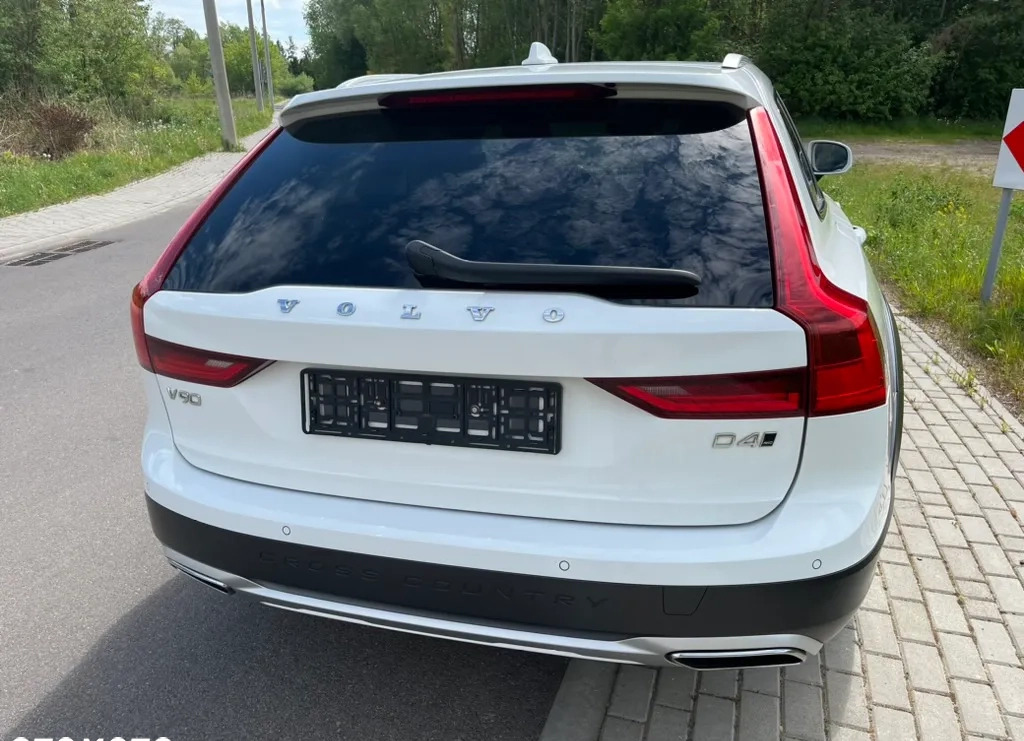 Volvo V90 Cross Country cena 122900 przebieg: 188000, rok produkcji 2019 z Cieszanów małe 781